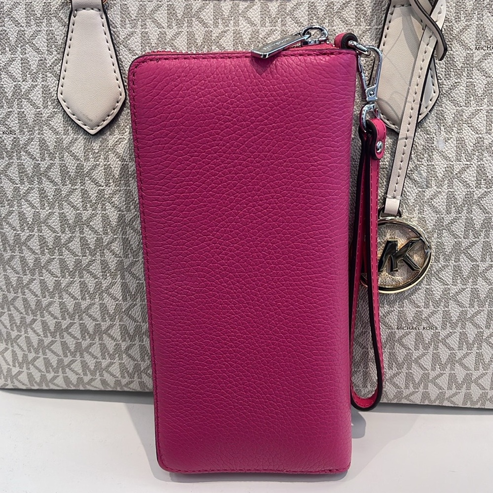 MICHAEL KORS JST
Leather Continental Wristlet Phone Case Wallet
Dragonfruit - Picture 8 of 16